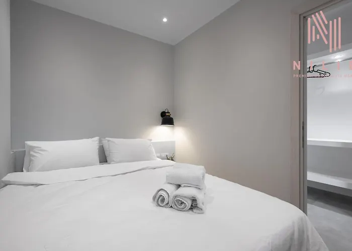 Next Door, Nilie Hospitality Mgmt 아파트 *
