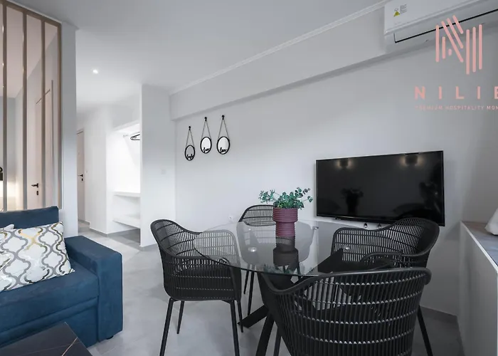 Next Door, Nilie Hospitality Mgmt 아파트 *