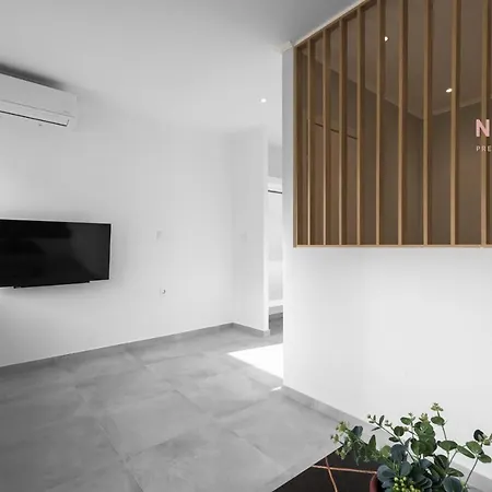 Next Door, Nilie Hospitality Mgmt Апартаменты